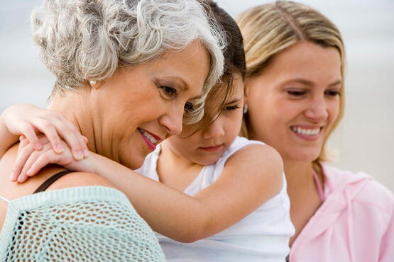 Adrenogenitale Syndrom (AGS) vererbbar in der Familie.